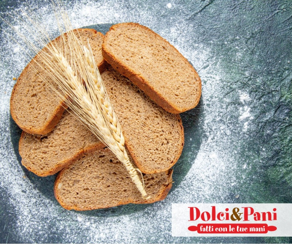 Pane di segale fatto in casa, ricco di fibre e dal profumo rustico